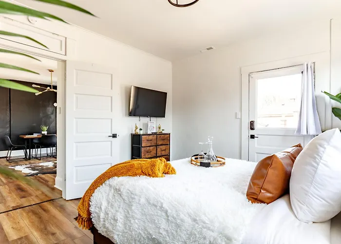 Jungle House Historic Lofts - Downtown Free Parking Сasa de vacaciones Columbus