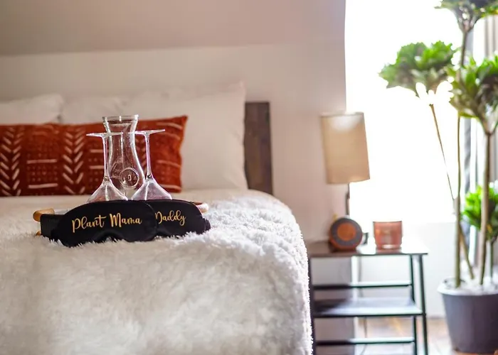 Jungle House Historic Lofts - Downtown Free Parking Сasa de vacaciones
